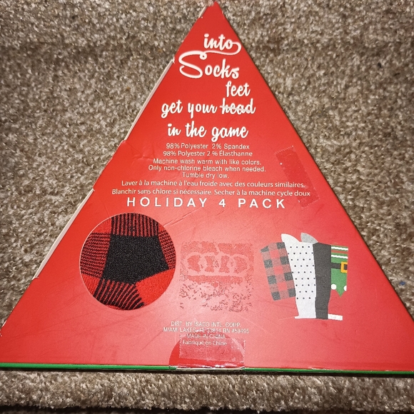 Brand New Holiday 4pk Socks - Picture 2 of 3
